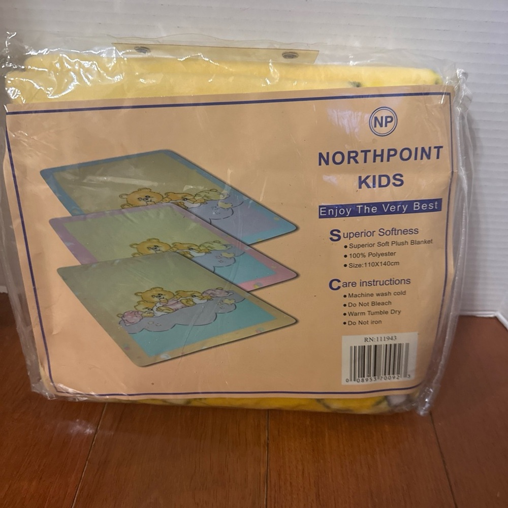 VTG Northpoint  Kids Baby fleece Plush Blanket 110x140cm Yellow Teddy Bears READ